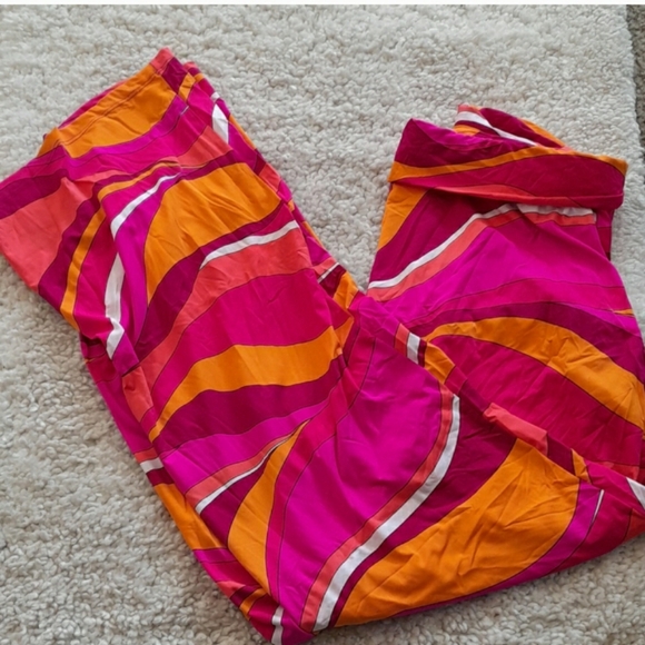 NEW TRINA TURK  vivid Viata spa  and swim collection size L - Picture 2 of 12